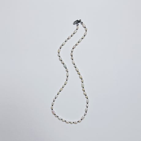 Dot necklace