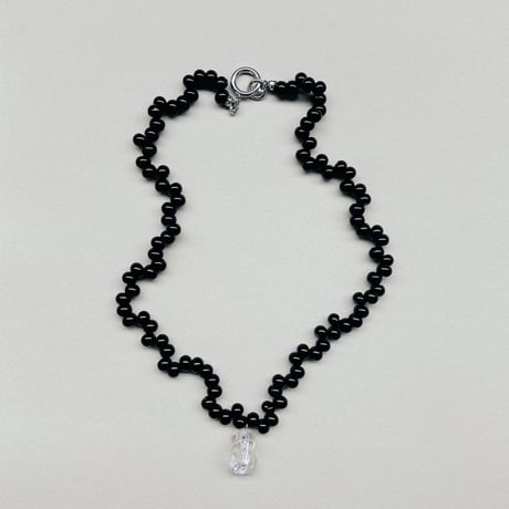 Drop black necklace