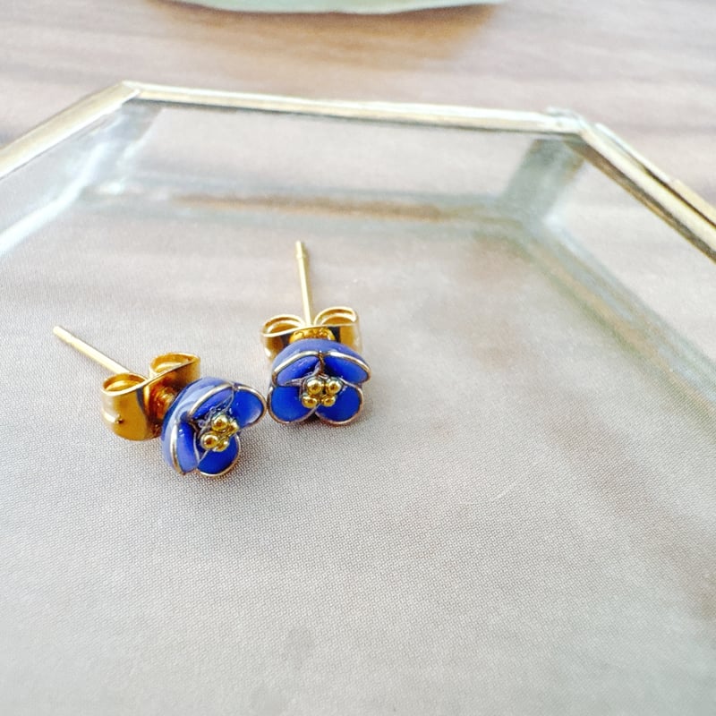 Vivi】極小アリッサムのお花ピアス・中 青 29-635 | chou chou