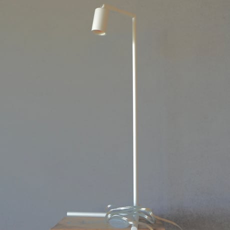 フロアーランプスタンド アコン ホワイト 植物育成ライト 角度調節可能　54cm Floor Lamp STAND【Akond】