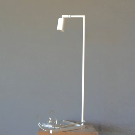 フロアーランプスタンド アコン ホワイト 植物育成ライト 角度調節可能　54cm Floor Lamp STAND【Akond】