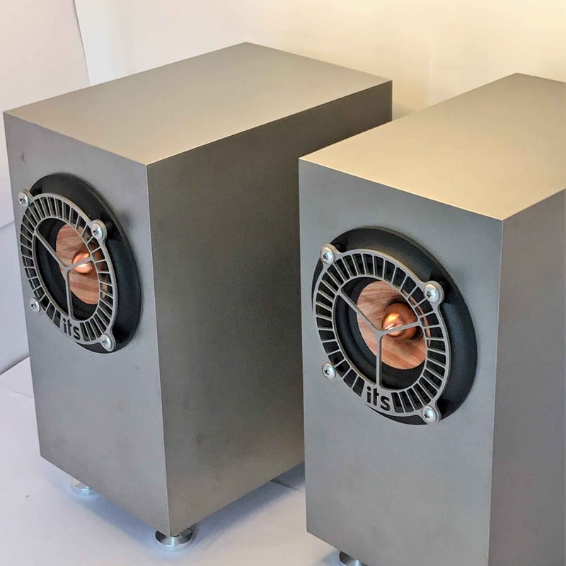 8cmスピーカーの傑作。ウッドコーンSPにオールステンレスでダブル 8cmスピーカーの傑作。ウッドコーンSPにオールステンレスでダブル