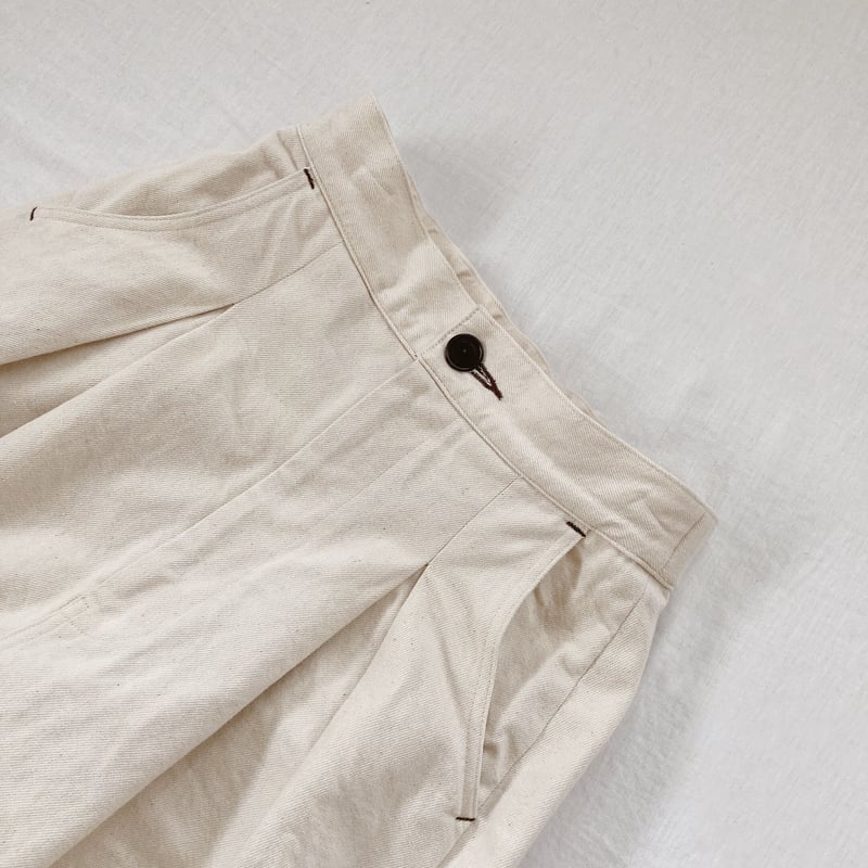 ころんとフォルムのバルーンパンツ〈生成りdenim〉 | grand grandma's