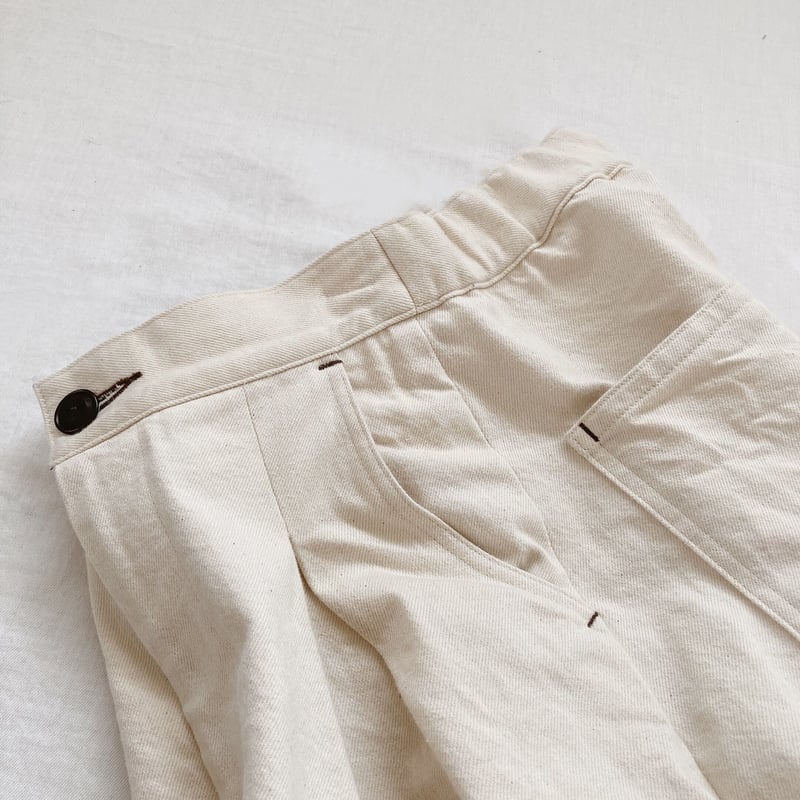 ころんとフォルムのバルーンパンツ〈生成りdenim〉 | grand grandma's