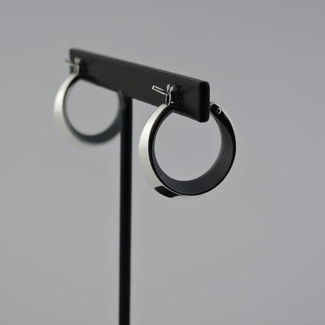 the gray フープピアス（大）