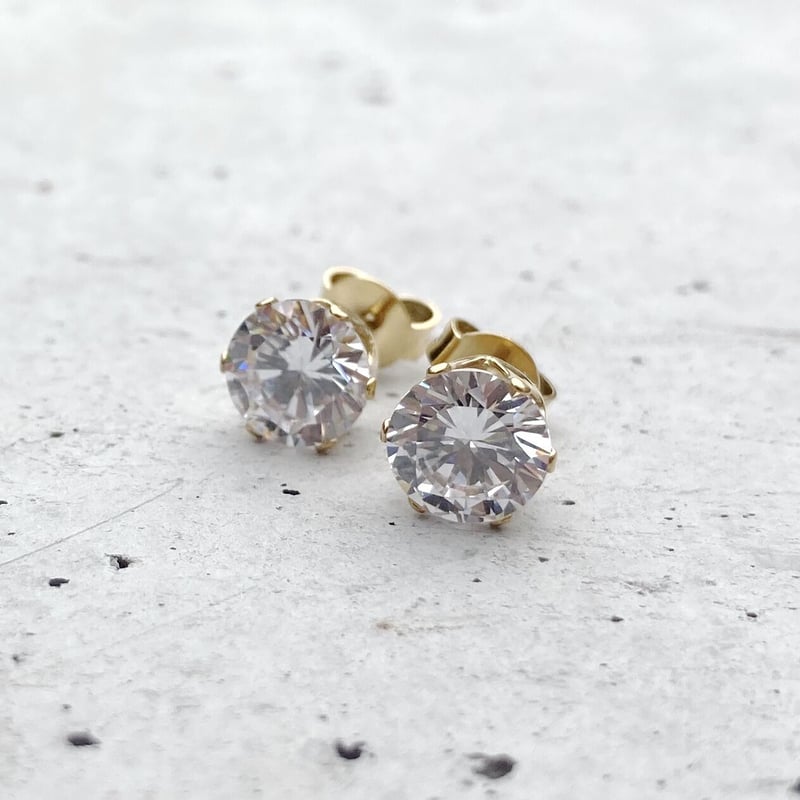 ゴールド ラウンド型 ジルコニア ピアス (7mm) | 7 rings ゴールド ラウンド型 ジルコニア ピアス (7mm) | 7 rings