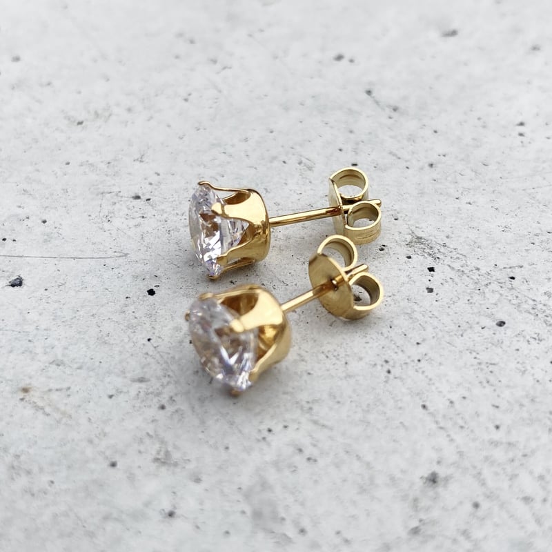 ゴールド ラウンド型 ジルコニア ピアス (7mm) | 7 rings ゴールド ラウンド型 ジルコニア ピアス (7mm) | 7 rings