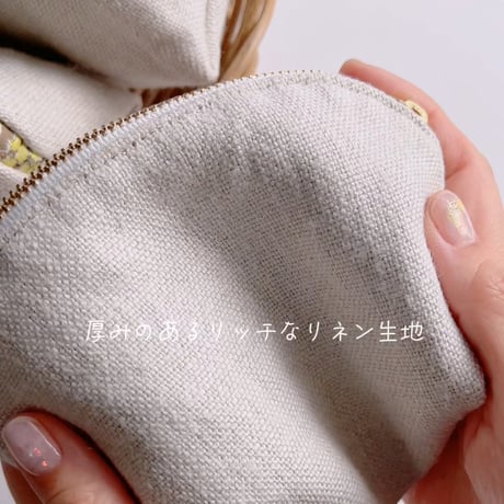 リネンラウンド型ポーチ（リネン）