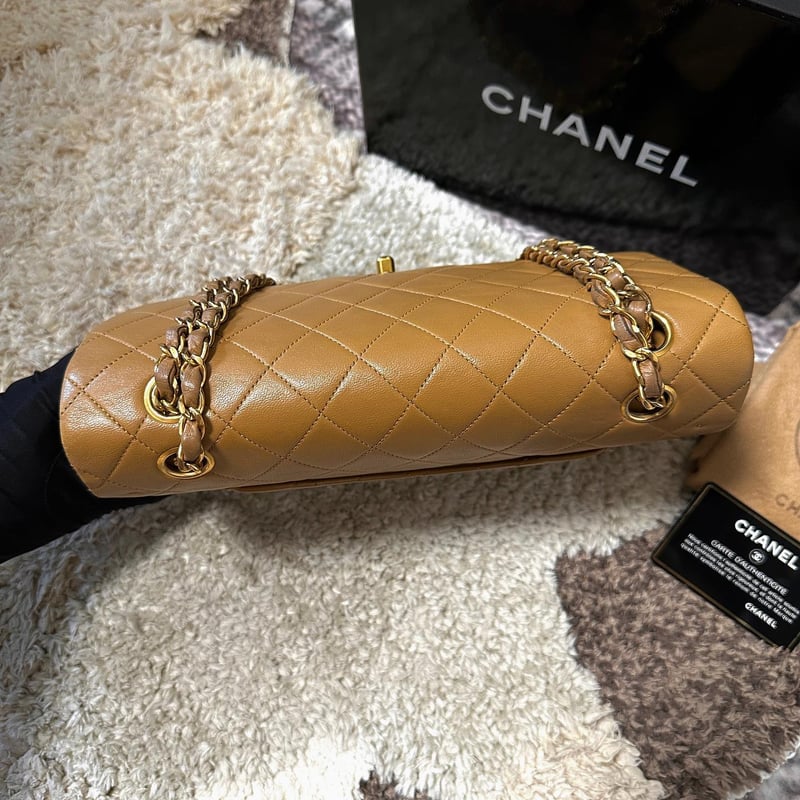 マトラッセ25、はベージュ、美品 CHANEL マトラッセ 25 ダブルフラップダブルチェーン 2021年頃