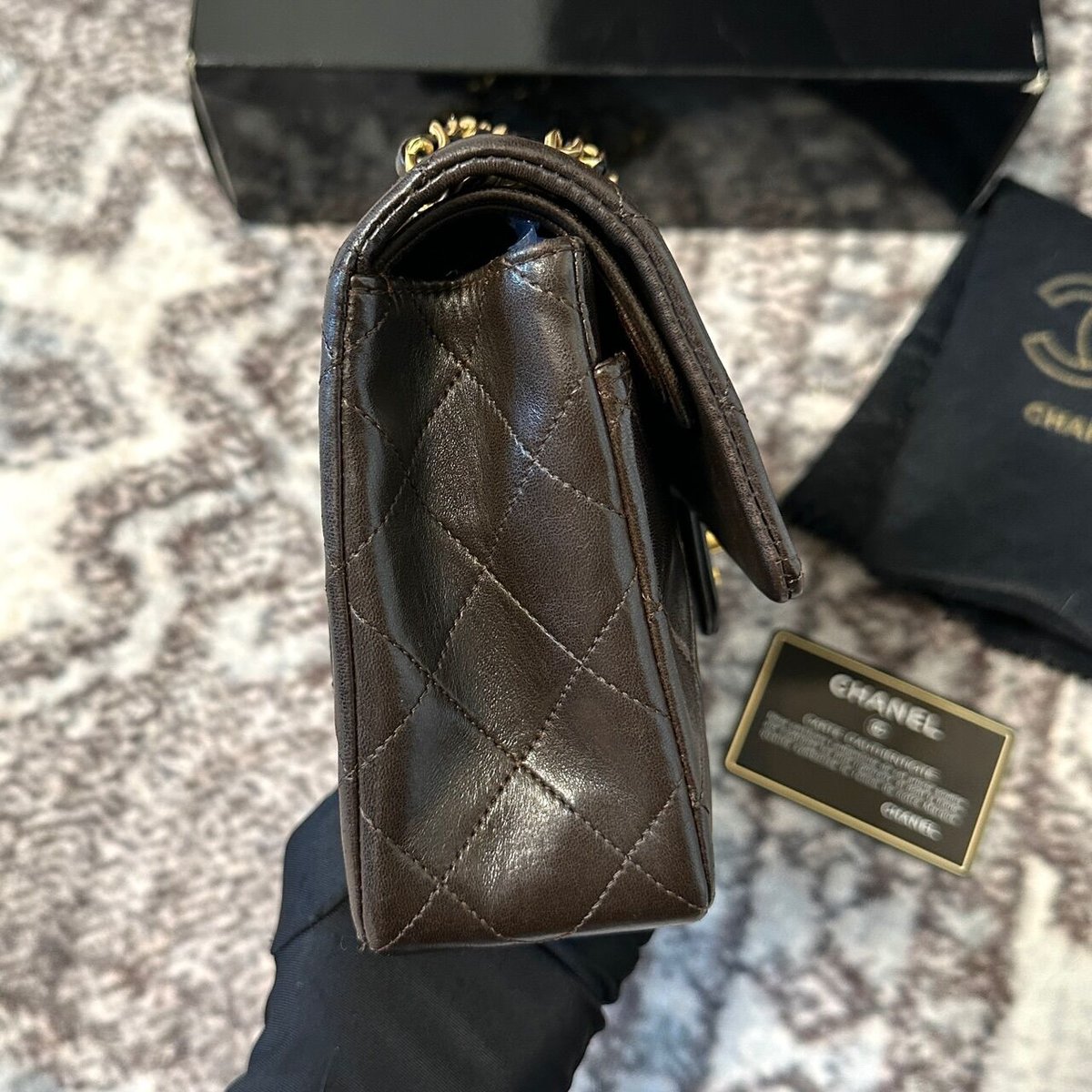 CHANEL 靴　ダークブラウン バックストラップ　箱、保管袋あり CHANEL 靴 ダークブラウン バックストラップ 箱、保管袋あり