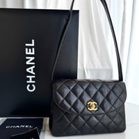 シャネル マトラッセ プッシュロック チェーン ショルダーバッグ