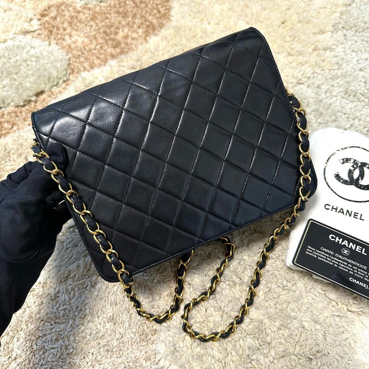 シャネル マトラッセ プッシュロック チェーン ショルダーバッグ