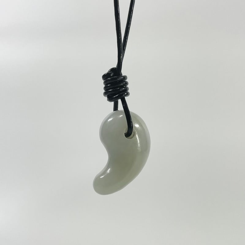 翡翠勾玉レザーネックレス（M） | ohakakiwame