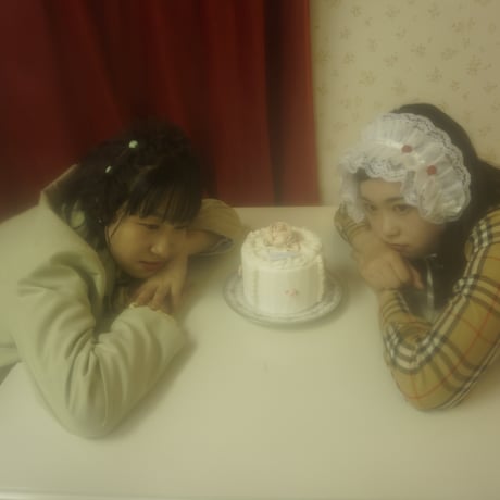 cake head dress [strawberry cake]
