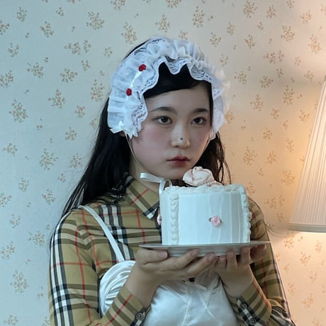 cake head dress [strawberry cake]