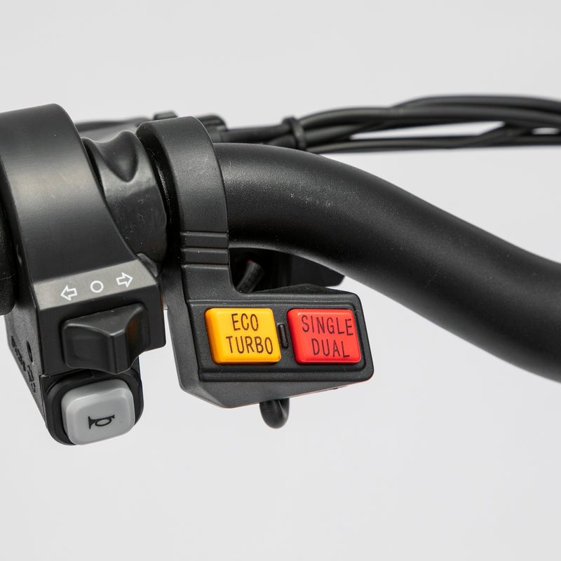 SWALLOW ZERO10X - 公道走行可能な電動キックボード (原付二種