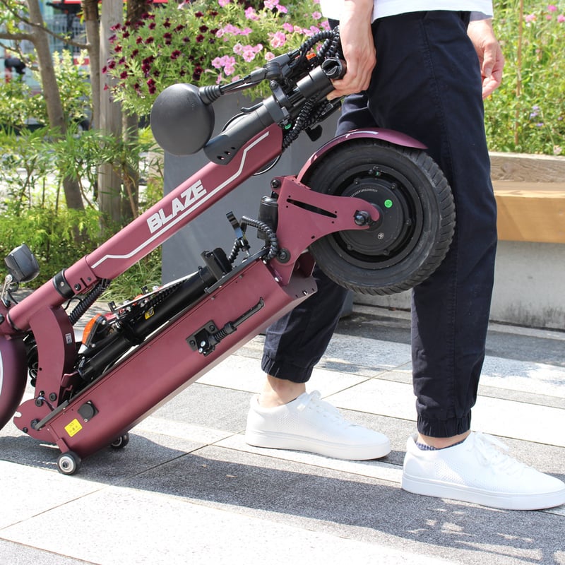BLAZE EV SCOOTER（ブレイズ EV スクーター）/原付一種 電動キック
