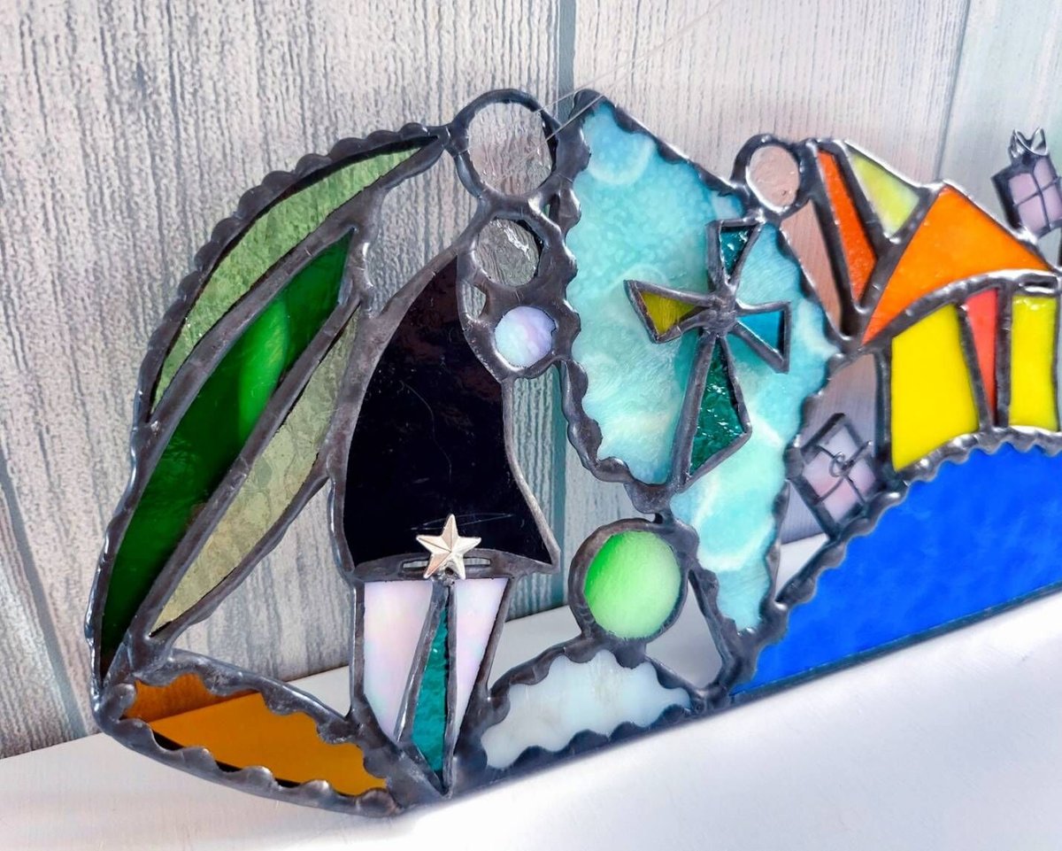 ハンドメイドのステンドグラス魔女のシルエット
