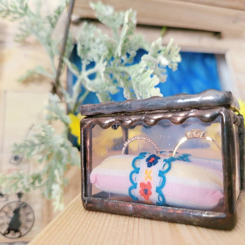 ステンドグラス小物入れ「不思議の国の指輪BOX mini」 | ことぶき家