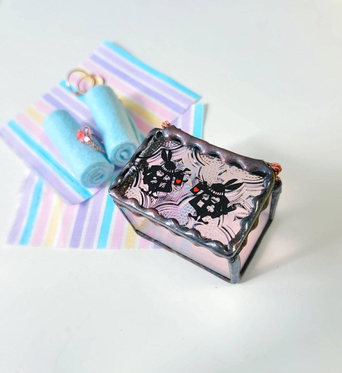 ステンドグラス八角小物入れ　ハンドメイド　飾り箱 ステンドグラス八角小物入れ　ハンドメイド　飾り箱