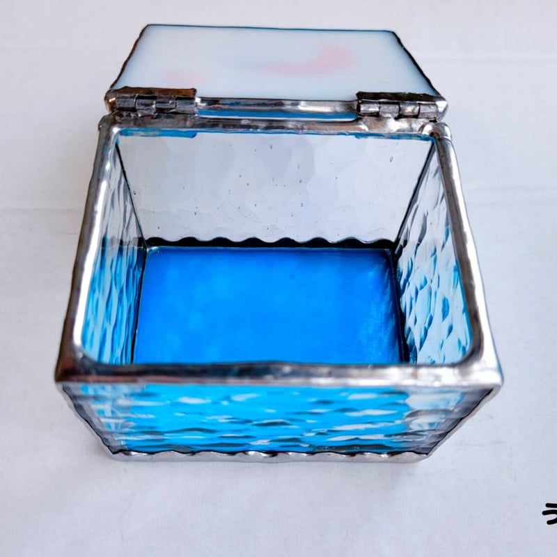 ステンドグラス 小物入れ 「白くまの夏休み☆ミニBOX」 | ことぶき家 ステンドグラス 小物入れ 「白くまの夏休み☆ミニBOX」 | ことぶき家