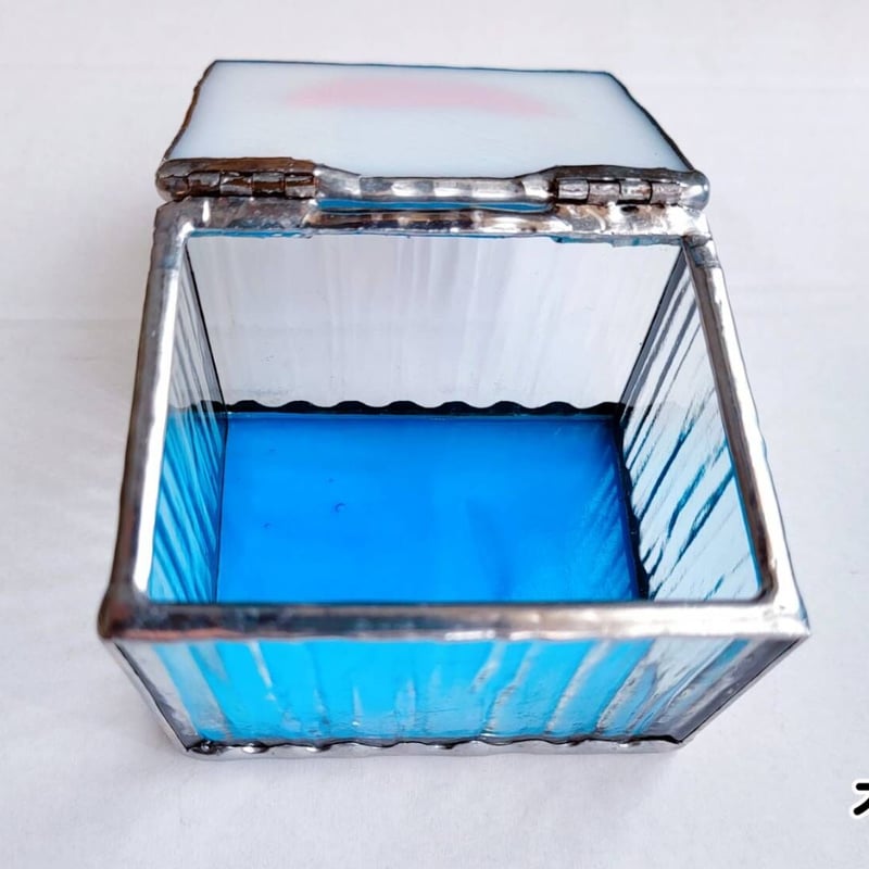 ステンドグラス 小物入れ 「白くまの夏休み☆ミニBOX ステンドグラス 小物入れ 「白くまの夏休み☆ミニBOX