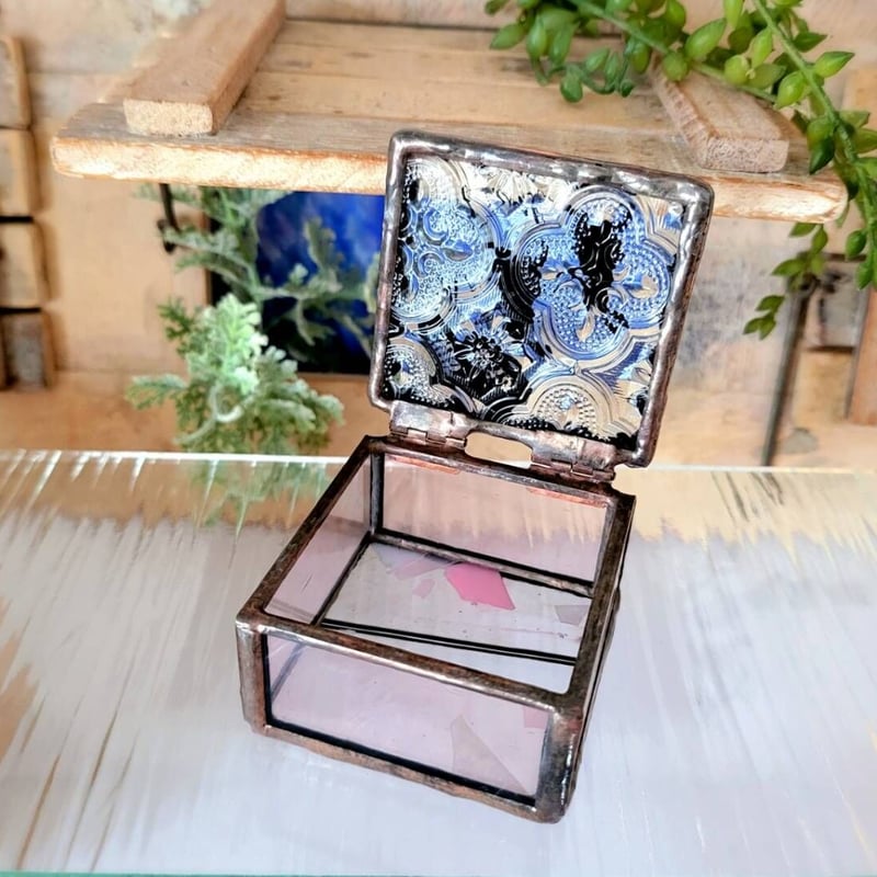 ステンドグラス 小物入れ 「不思議の国のアンティーク☆ミニBOX