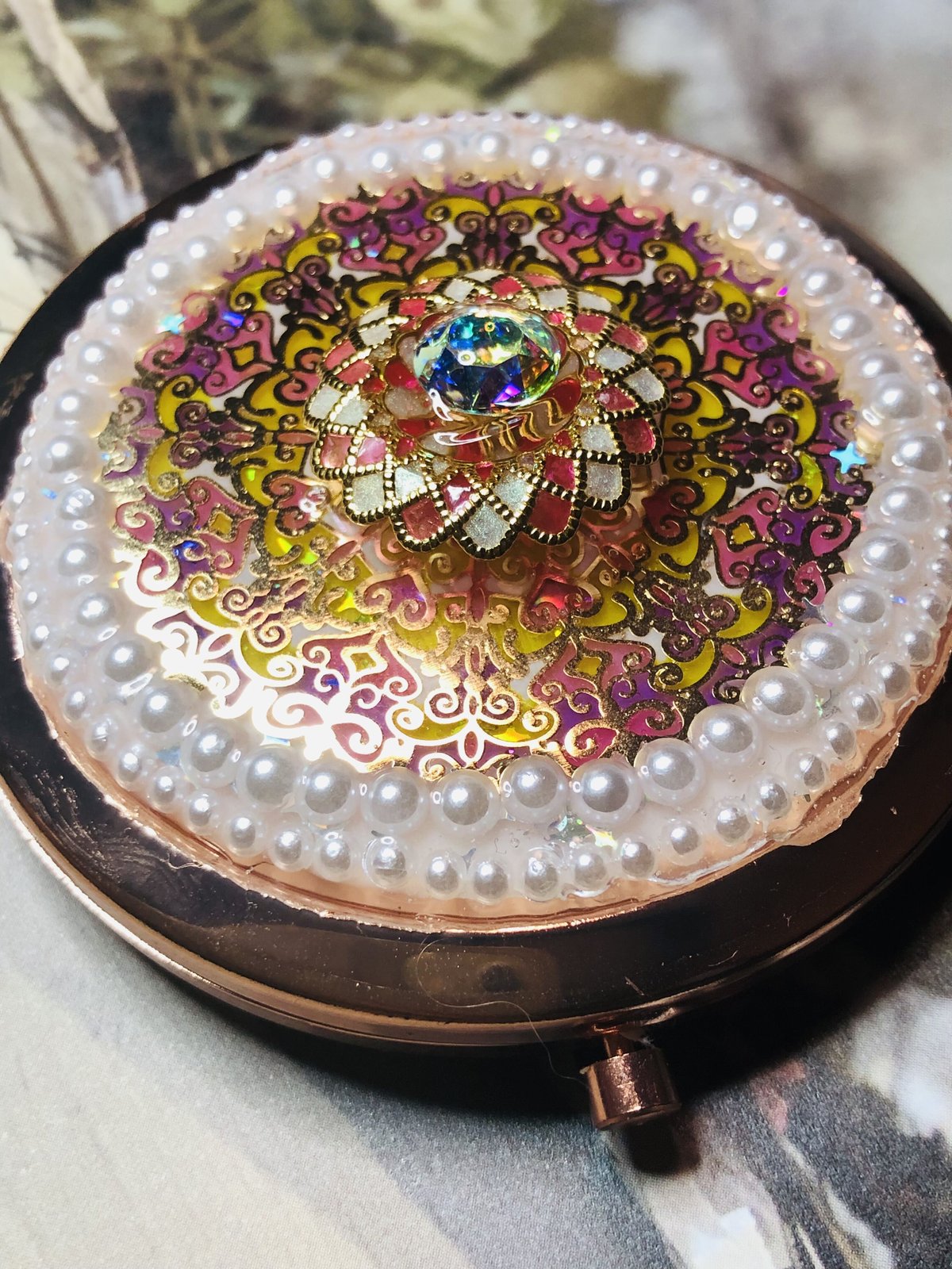 ステンドグラス風なコンパクトミラー | ねこまんま。