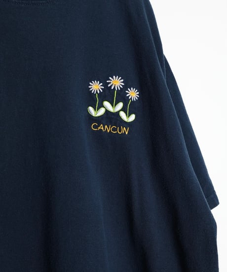 1990s-2000s flower designed t-shirt