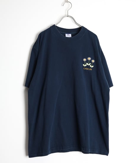 1990s-2000s flower designed t-shirt