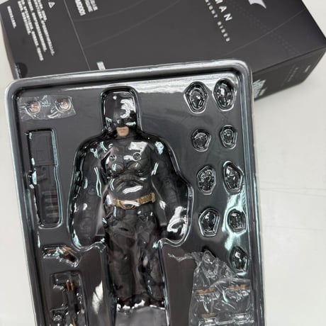 入荷しました〜　Inart 1/12 バットマン　ダークナイト　ライジング　アクションフィギュア 可動