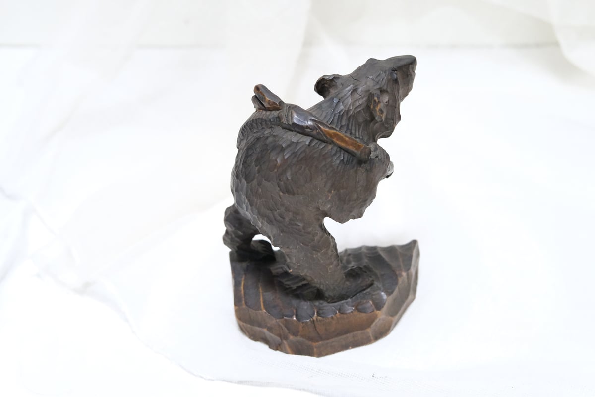 木彫り熊 鮭背負い | 古日