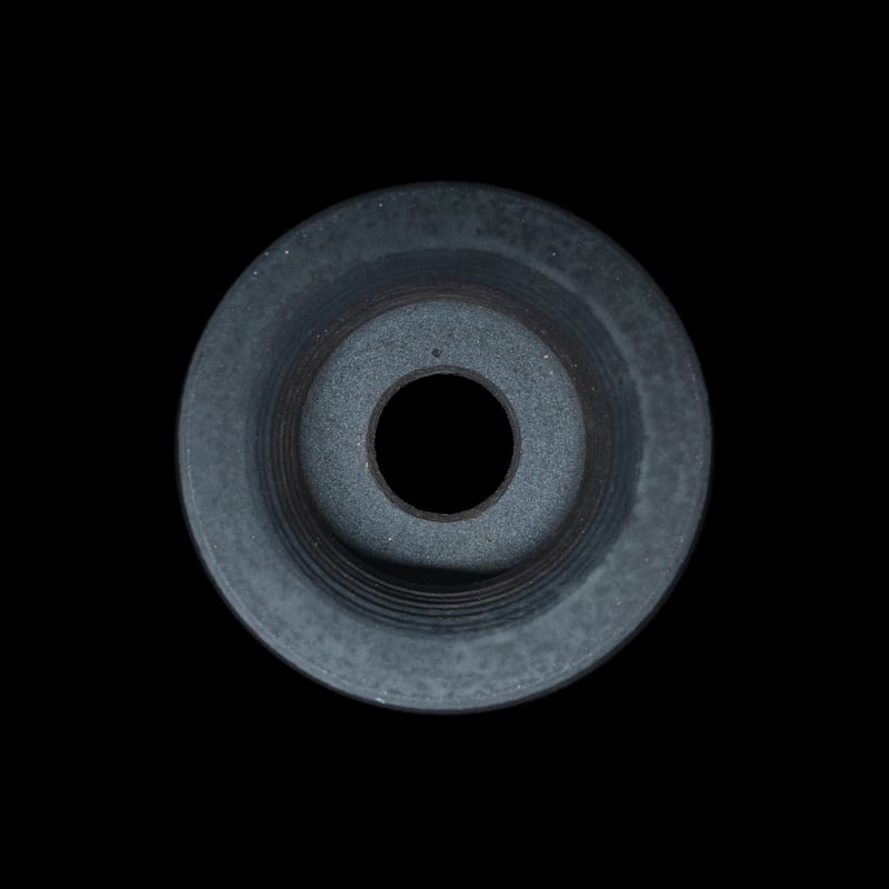 かみ山陶器 黒鉄釉深ソリ鉢 | Ducks ( plants. )