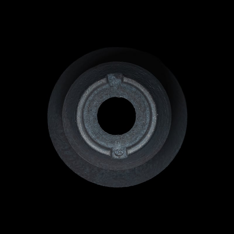 かみ山陶器 黒鉄釉中深ソリ鉢 | Ducks ( plants. )