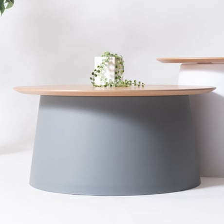 モダンな円形テーブル「Tienna(ティエーナ)」 大（天板：69cm 高さ32.5cm）