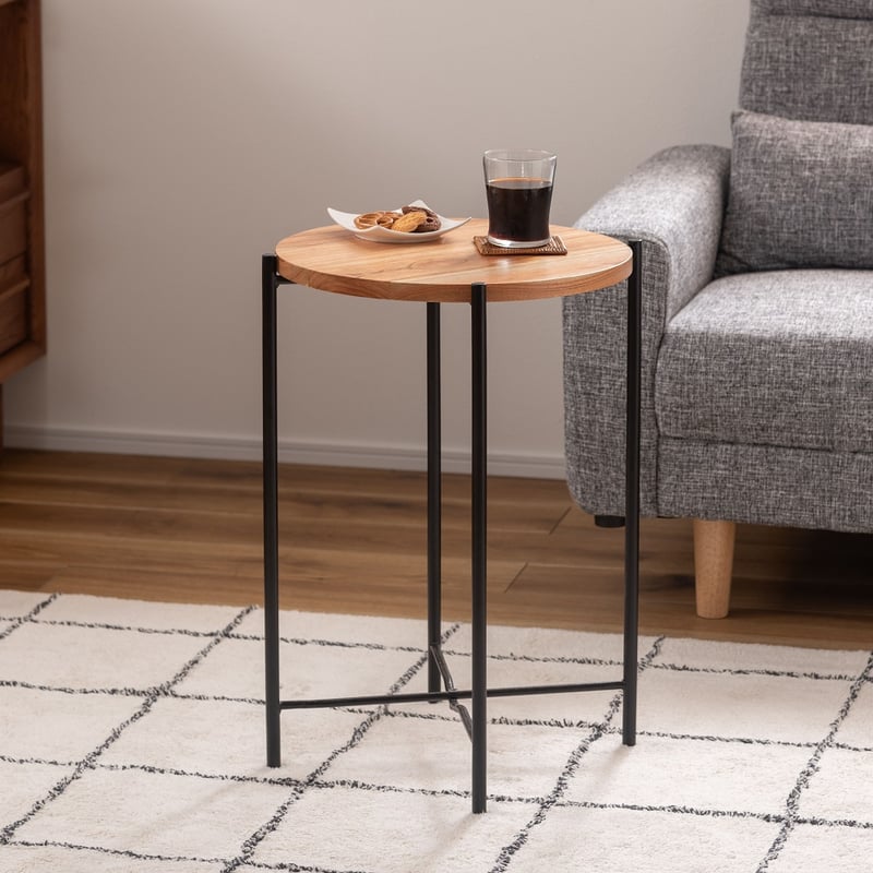 ラタンのカゴ付きサイドテーブル「Erandia(エランディア