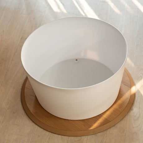モダンな円形テーブル「Tienna(ティエーナ)」 大（天板：69cm 高さ32.5cm）