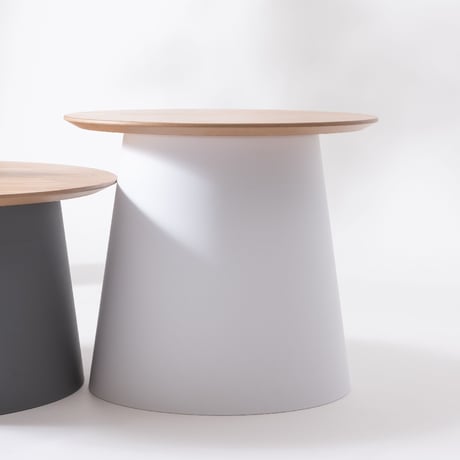 モダンな円形テーブル「Tienna(ティエーナ)」 小（天板：49cm 高さ42.5cm）
