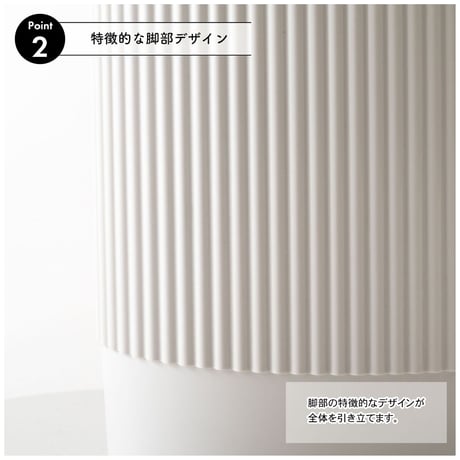 真っ白の楕円形の洋風テーブル「CAMILA(カミラ)」