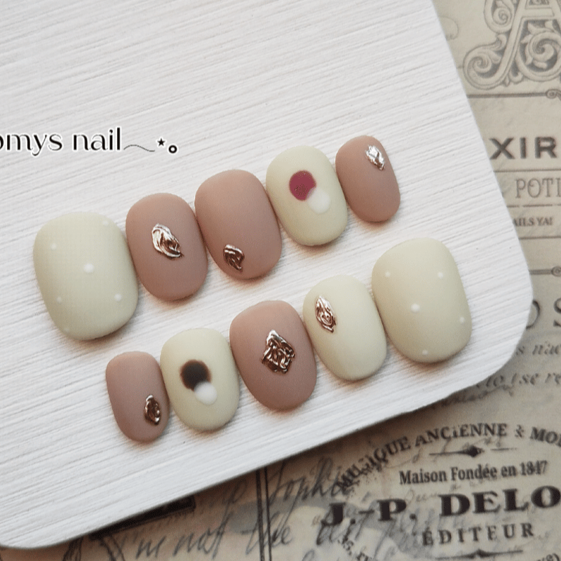 ⋆.⸜マットが可愛い⸝.⋆ネイルチップ | tomy.nailtip(14日以内発送)