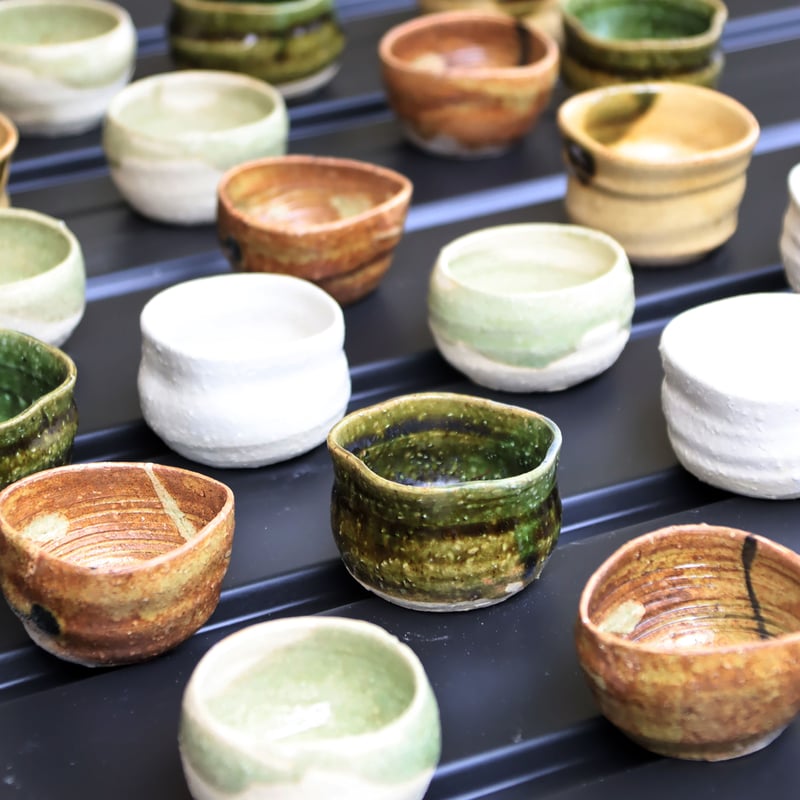 ぐい呑 五客セット 手造り五窯 ぐい呑珍味揃（木箱）［ギフトセット］ | AWASAKA