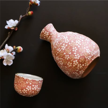 花ちらし　徳利・盃