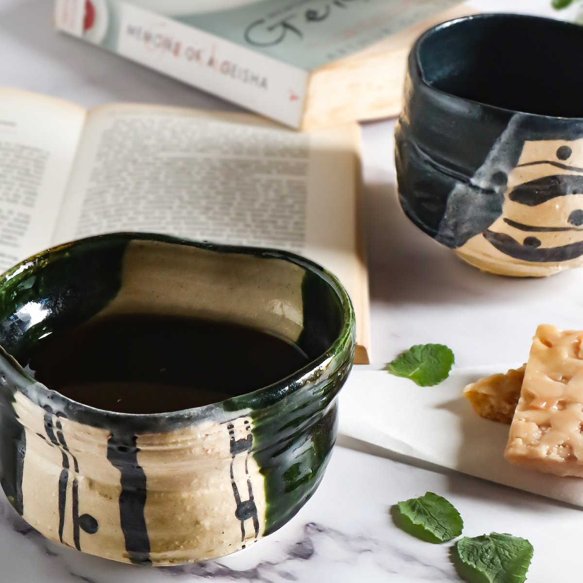 絵織部・黒織部 抹茶盌（木箱）［ギフト］ | AWASAKA