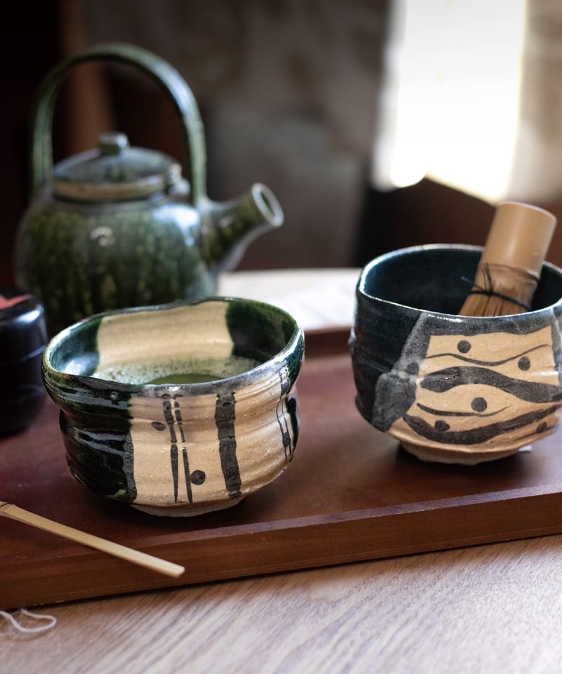 絵織部・黒織部 抹茶盌（木箱）［ギフト］ | AWASAKA