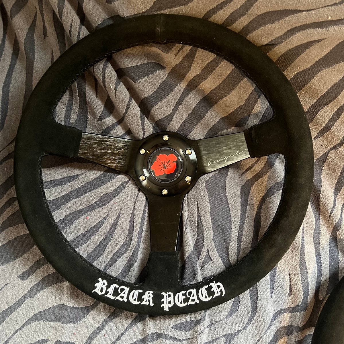 BLACK PEACH staring | BLACKPEACH