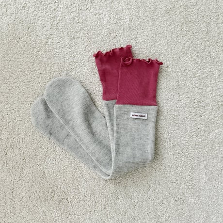urbanrabbit/4. Volume Color Block Knee Socks FREE