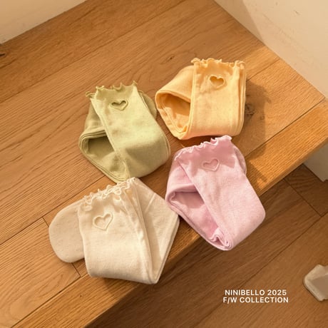 ninibello/109. ailet knee socks FREE