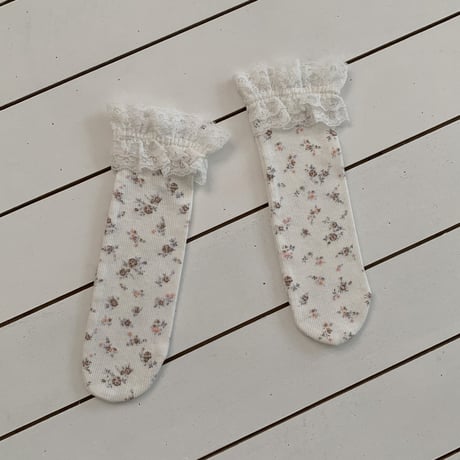 bebeholic/53. angela knee socks FREE