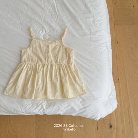 ninibello/54. milk sleeveless blouse 2XL