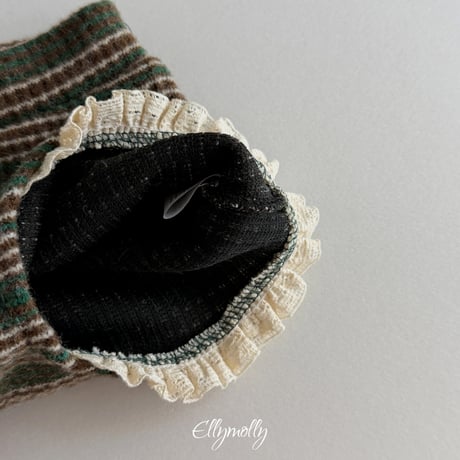 ellymolly/72. has wool nikerz  3-11